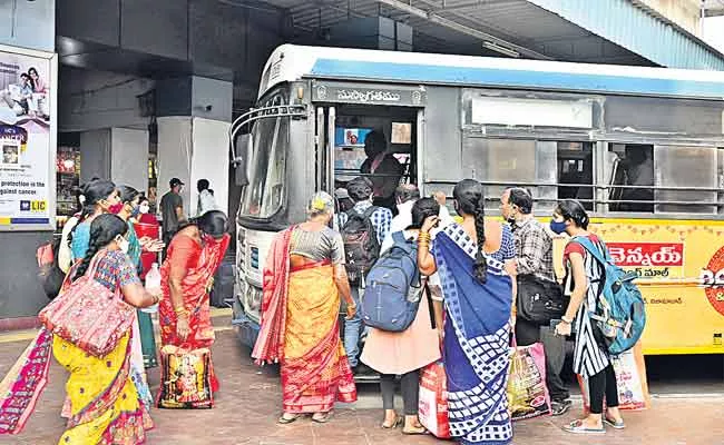 TSRTC MD Sajjanar Gives Clarity Over Bus Charges In Telangana - Sakshi