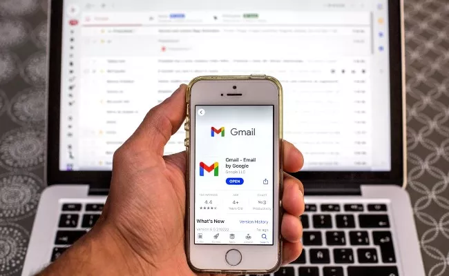 Gmail, Outlook users hit by email scams - Sakshi