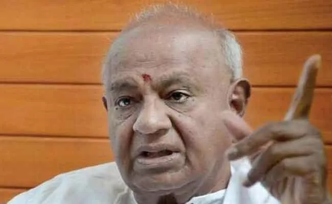 HD Devegowda Comments Present Politics In India - Sakshi