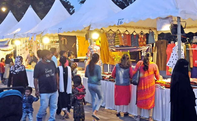 HMDA Invites Stall Vendors For Sunday Funday At Tankbund - Sakshi