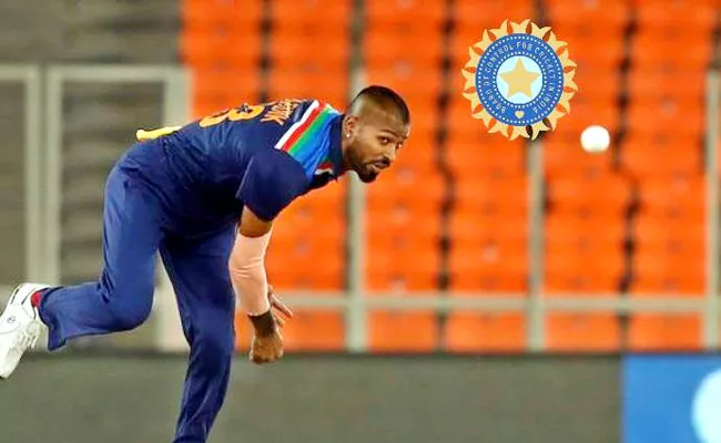 T20 World Cup 2021: Hardik Pandya Remains Indian Squad But Wont Bowl - Sakshi