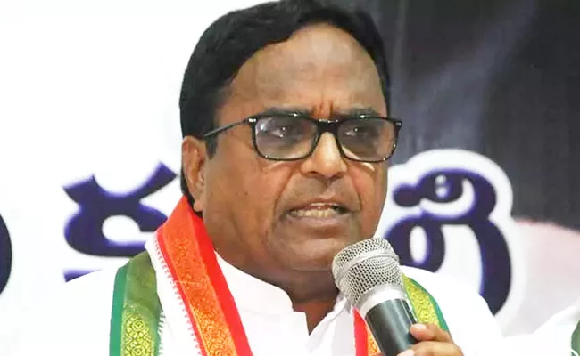 Ponnala Lakshmaiah Slams KCR Over Water Source Usage Within State Control - Sakshi