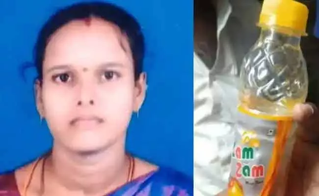 Mother And Daughter Deceased With Poisonous Food - Sakshi