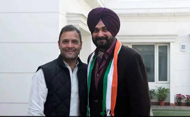 Navjot Sidhu Meets Rahul Gandhi After Sidhu Cancels His Resignation - Sakshi