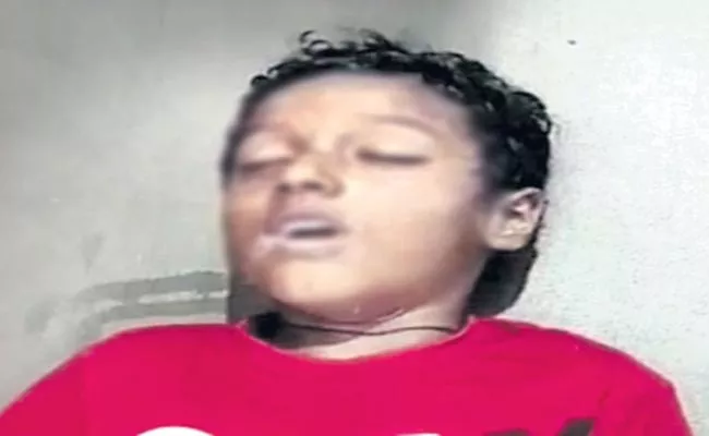 Mother Jumped Into Canal water With Son And Committed Suicide In Nalgonda District - Sakshi