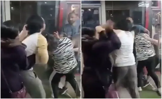 Viral: Woman Thrashes Husband Alleged Girlfriend In Gym In Bhopal - Sakshi