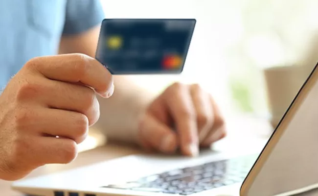 Cyber Crime: Software Engineer Lost 50 Thousand Over Credit Card Issue - Sakshi