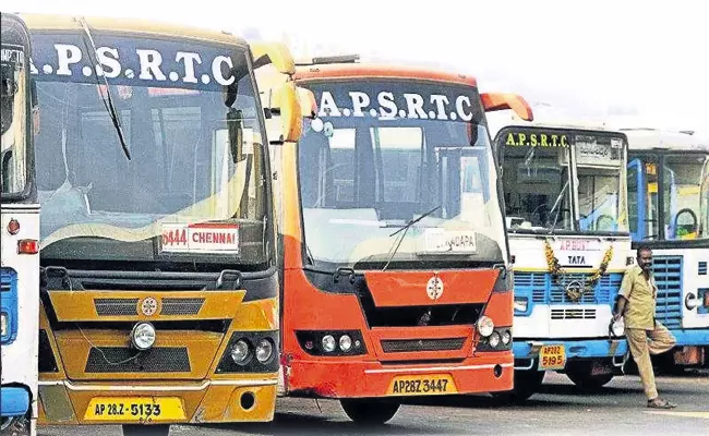 APSRTC earned revenue of Rs 135 crore With Dussehra Festival - Sakshi