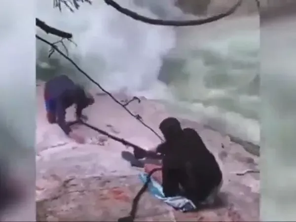 Five Sikh Men To Resue Use Their turbans To Two Hikers Who Fell Into Canada Waterfall Pool - Sakshi