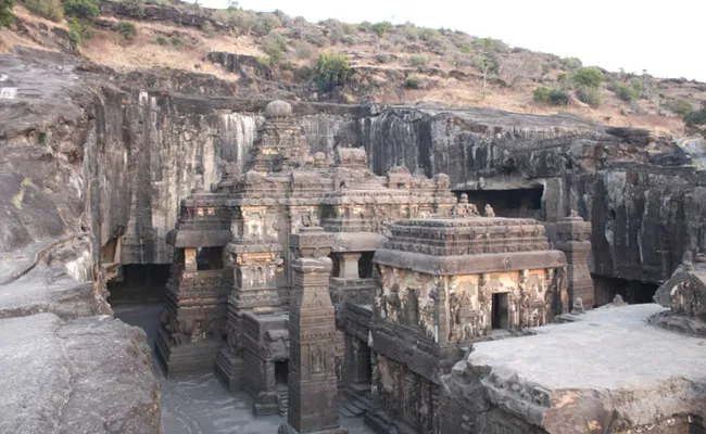 This Lord Shiva Temple Was Built By Cutting 4 Lakh Tons Stone In 18 Years - Sakshi