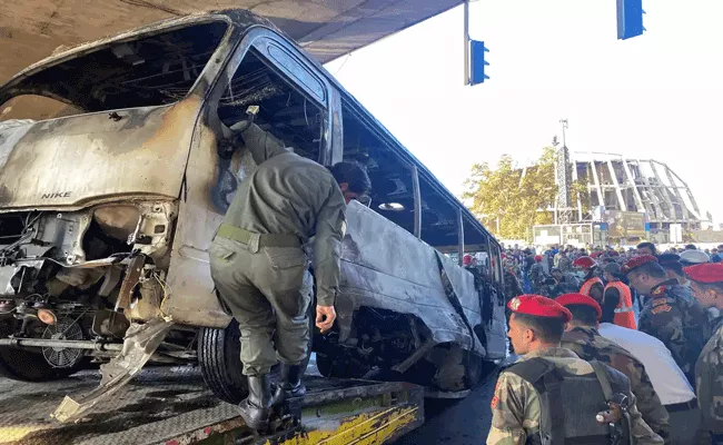 Bombing of Military Bus in Syrian Capital Kills 14 - Sakshi