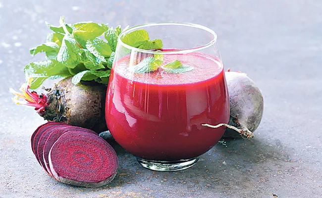 Drinking Beetroot Juice May Reduce Heart Attack Risk - Sakshi