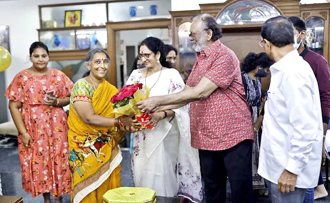 Krishnam Raju Family Celebrates Their Maid 25Years Of Service - Sakshi