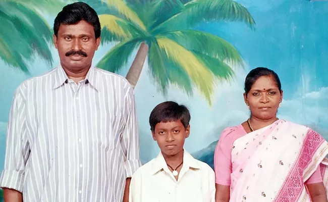 Kurnool Koilkuntla Due To Love Marriage Family Expelled From Caste 36 Years Ago - Sakshi