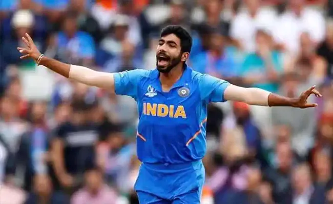 T20 World Cup 2021: Comparison between Jasprit Bumrah and Shaheen Afridi would be foolish as of now - Sakshi