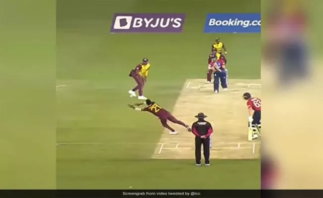 Akeal Hosein Takes Sensational One Handed Catch To Dismiss Liam Livingstone - Sakshi