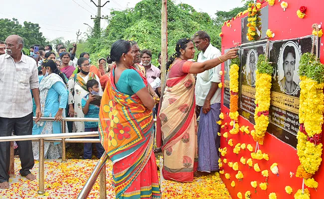 RK Wife Sireesha Akkiraju Ramakrishna Memorial Event - Sakshi