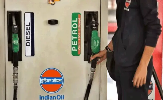 Petrol and diesel prices on Fifth Day - Sakshi