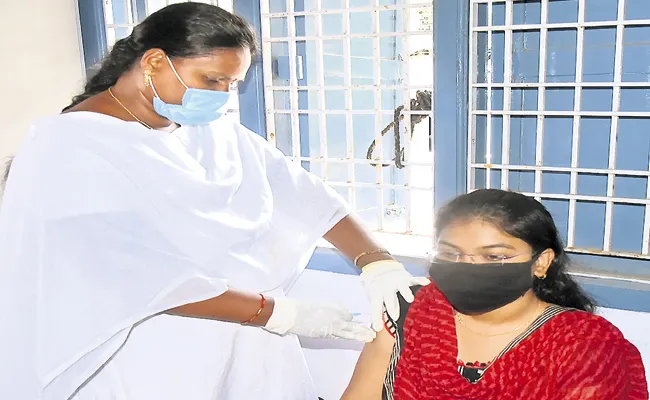 Andhra Pradesh in top ten states Covid vaccines with Five crore doses - Sakshi