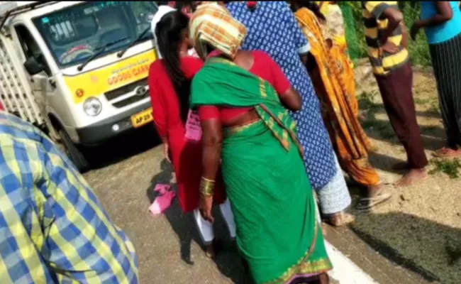 TATA Ace Vehicle Accident In Karimnagar - Sakshi