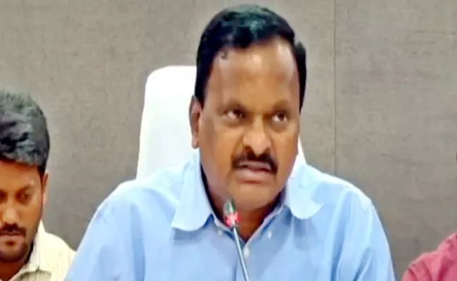 Siddipet Collector Venkatram Reddy Warning To Paddy Dealers - Sakshi