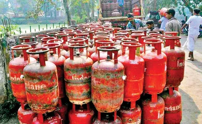 Centre will increase LPG Gas Cylinder Price by RS 100 on November - Sakshi