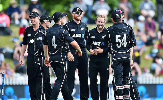 T20 World Cup 2021: Martin Guptill might miss New Zealand encounter against India due to a injury - Sakshi