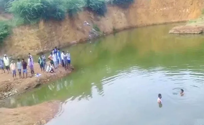 Kurnool: 3 Students Drown While Swimming In Nandikotkur Mandal - Sakshi