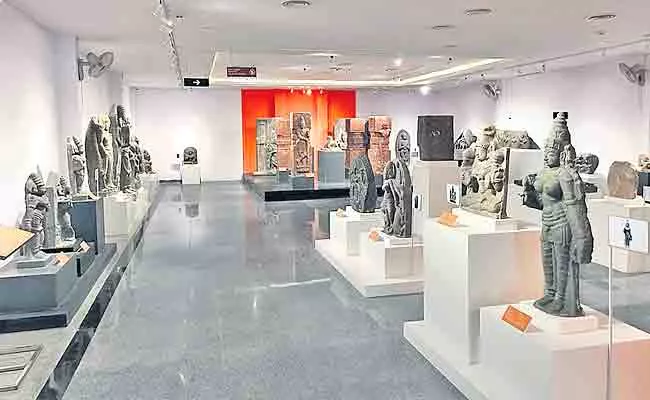 Archaeological Information In 3D At Five Museums In AP - Sakshi