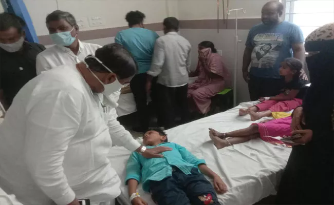 Food Poison In Nizamabad: 50 Students Fell Ill - Sakshi