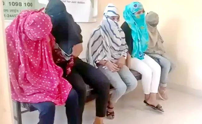 Madhya Pradesh Police Busted A Sex Racket In The Murar Area In Madhya Pradesh - Sakshi