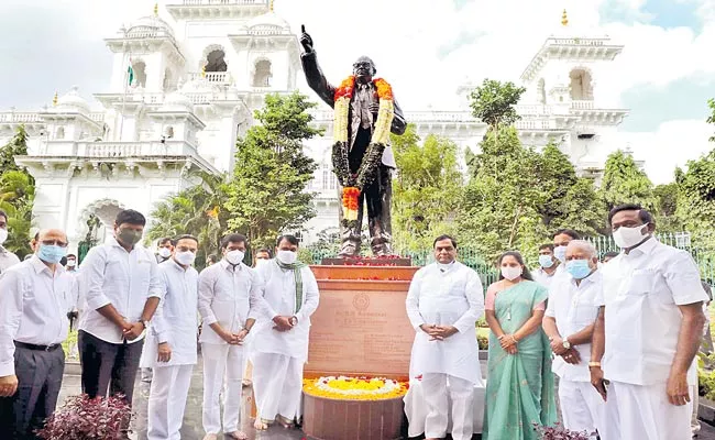 Speaker Pocharam Srinivas Reddy Pays Tributes To Mahatma Gandhi - Sakshi