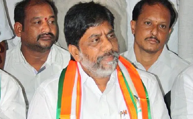 MLA Bhatti Vikramarka Slams On TRS Govt Over Police Lathi Charge - Sakshi