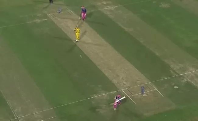 Glenn Phillips leaves the crease to Hit Sam Currans Outrageous Delivery - Sakshi