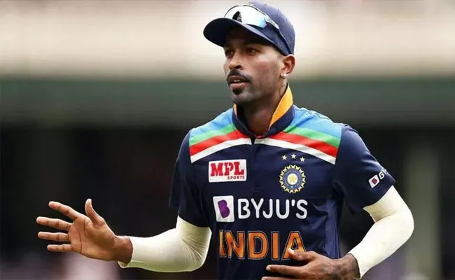 Reports Selectors Are Not Intrest To Replace Hardik Pandya Someone T20WC - Sakshi