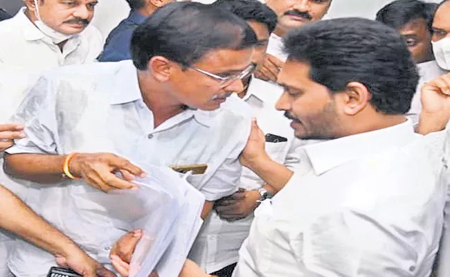 Pensioners delight over CM Jagan for arrears release orders - Sakshi