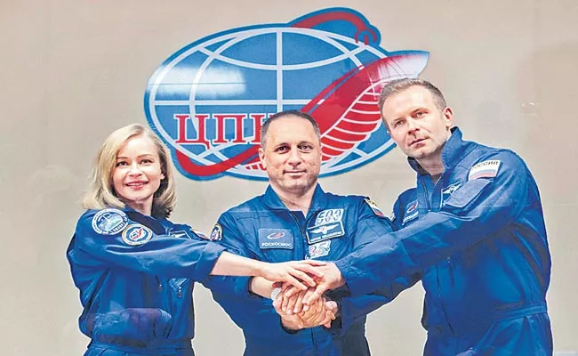 Shooting: Russians Beating US In Race For First Film Shot In Space - Sakshi