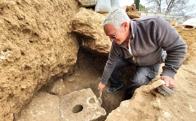 Jerusalem: 2700 Year Old Private Toilet Found - Sakshi