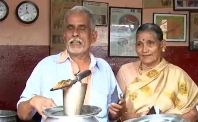 Viral: Kerala Couple Who Traveled The World With Income From Tea Shop - Sakshi