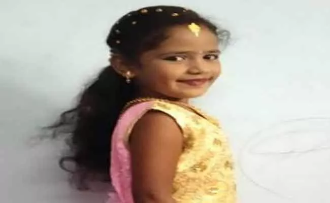 Body Was Completely Burnt and Girl Died In Tiruvalluru - Sakshi