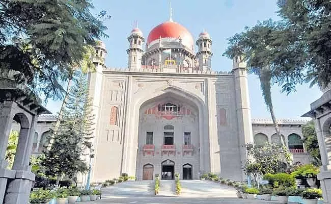 Telangana High Court Stays JNTU Guidelines - Sakshi