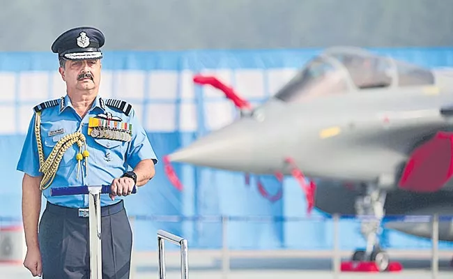 IAF conducts full dress rehearsal at Hindon Air Base ahead of 89th anniversary - Sakshi