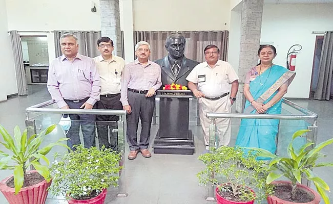 Scientists And Officials At Bhabha Atomic Energy Research Center In Mumbai At Bharajala In Manuguru - Sakshi