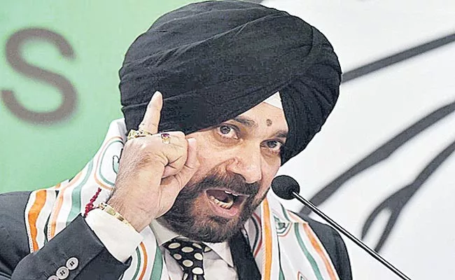 Navjot Singh Sidhu starts fast-unto-death, takes pledge of silence - Sakshi