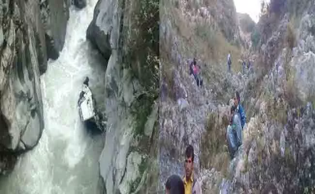 Uttarakhand Bus Accident: Rupees One Lakh Ex Gratia To Death Family Members - Sakshi