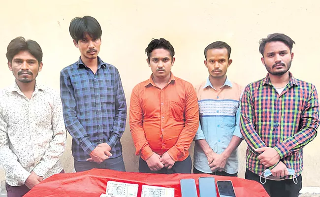 Delhi Thief Gang Arrested Hyderabad Police - Sakshi