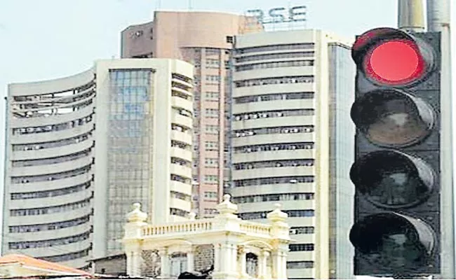 Share Market: Sensex Closed At 60 433 Down 112 Points Nifty Closed At 18 044 Banking And Financial Stocks Fell - Sakshi