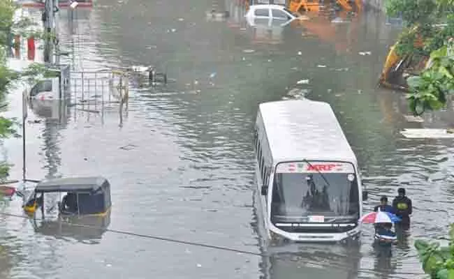 Madras HC Pull Up On Chennai Corporation Over Heavy Rains - Sakshi