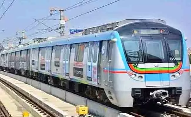 Hyderabad Metro trains To Start Services From morning 6AM - Sakshi