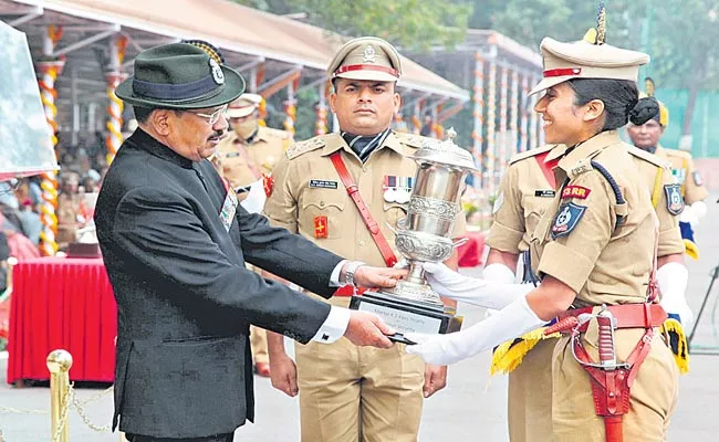 Woman IPS Probationers Leads Dikshant Parade At SVPNPA Hyderabad - Sakshi